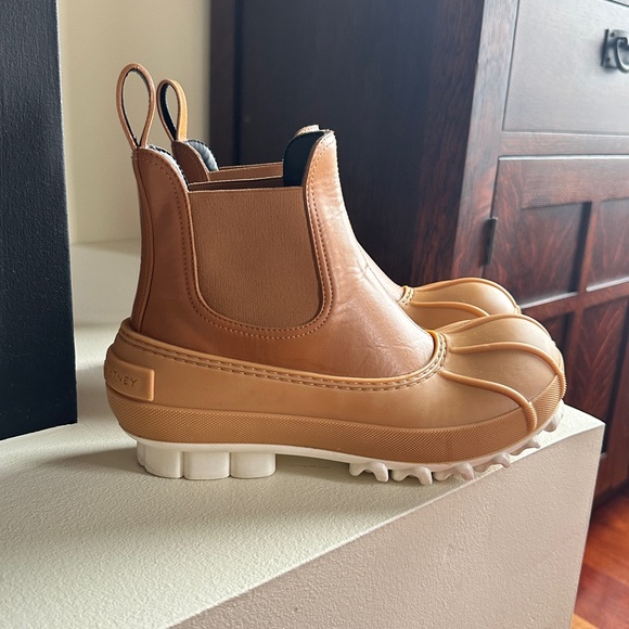 Stella McCartney Duck Rubber-Trimmed Vegetarian Leather Chelsea Boots - Picture 3 of 10